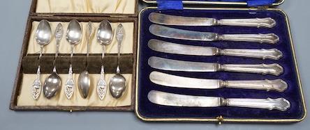 A set of six silver coffee spoons and a set of six silver handled tea knives - Image 4 of 6