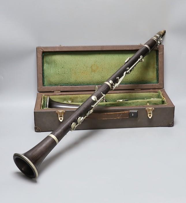 A ‘Superior Class’ Hawkes & Son clarinet and a cased Rampone and Cazzani ‘Judson’ ’ clarinet,67 cm - Image 2 of 10