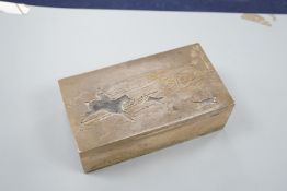 A George V silver mounted rectangular cigarette box, by Goldsmiths &Silversmiths Co. Ltd, London,