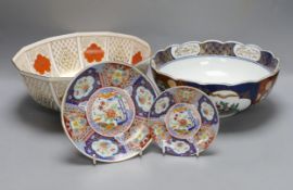 An Imari bowl, a Caverswall bowl and two saucer dishes