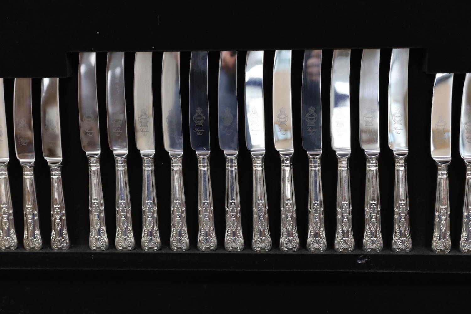 A leather inset canteen of silver plated flatware - Image 14 of 14