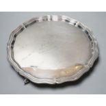 A modern silver salver, engraved with signatures, Sheffield, 1962, 25.8cm, 16.5oz.