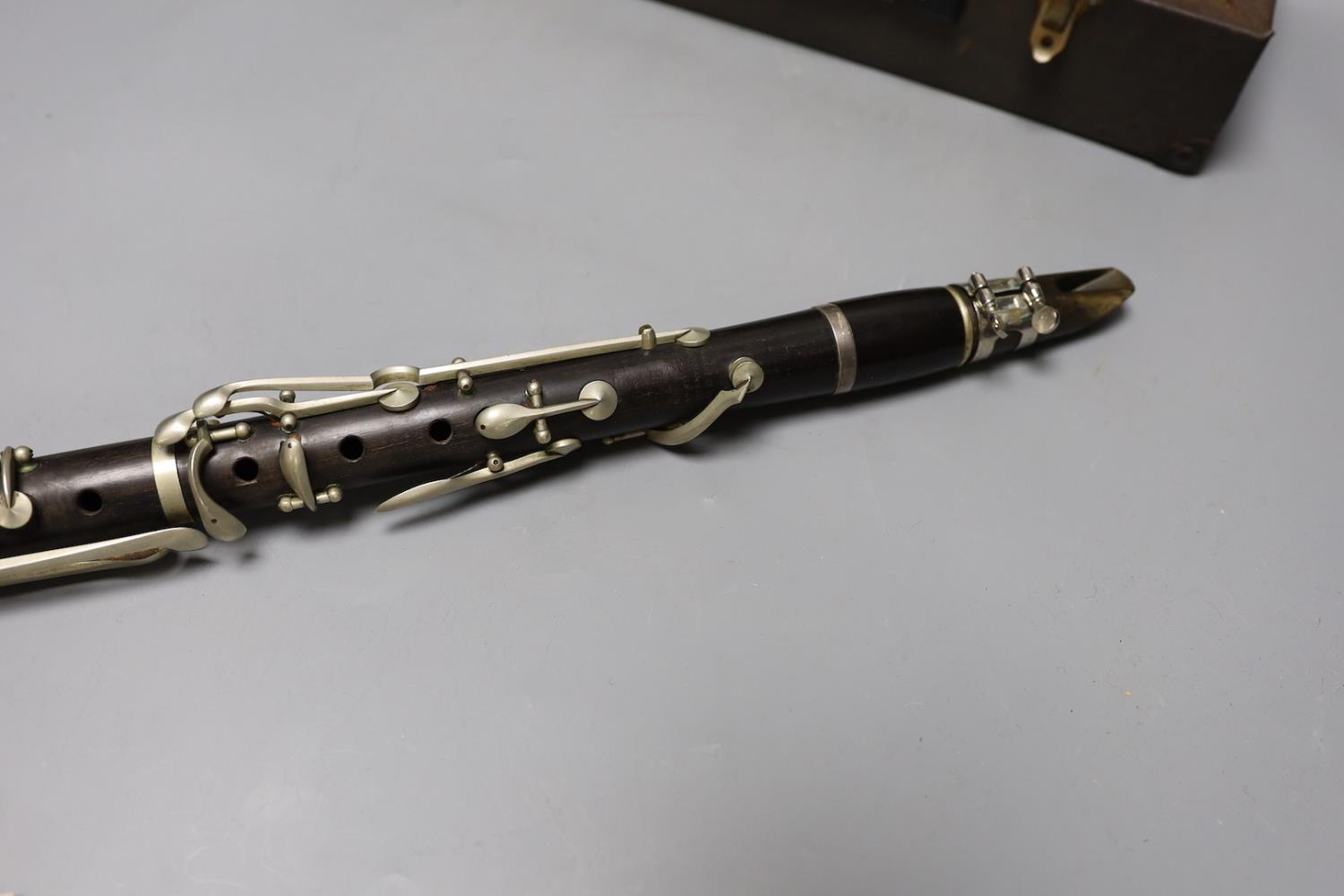 A ‘Superior Class’ Hawkes & Son clarinet and a cased Rampone and Cazzani ‘Judson’ ’ clarinet,67 cm - Image 9 of 10