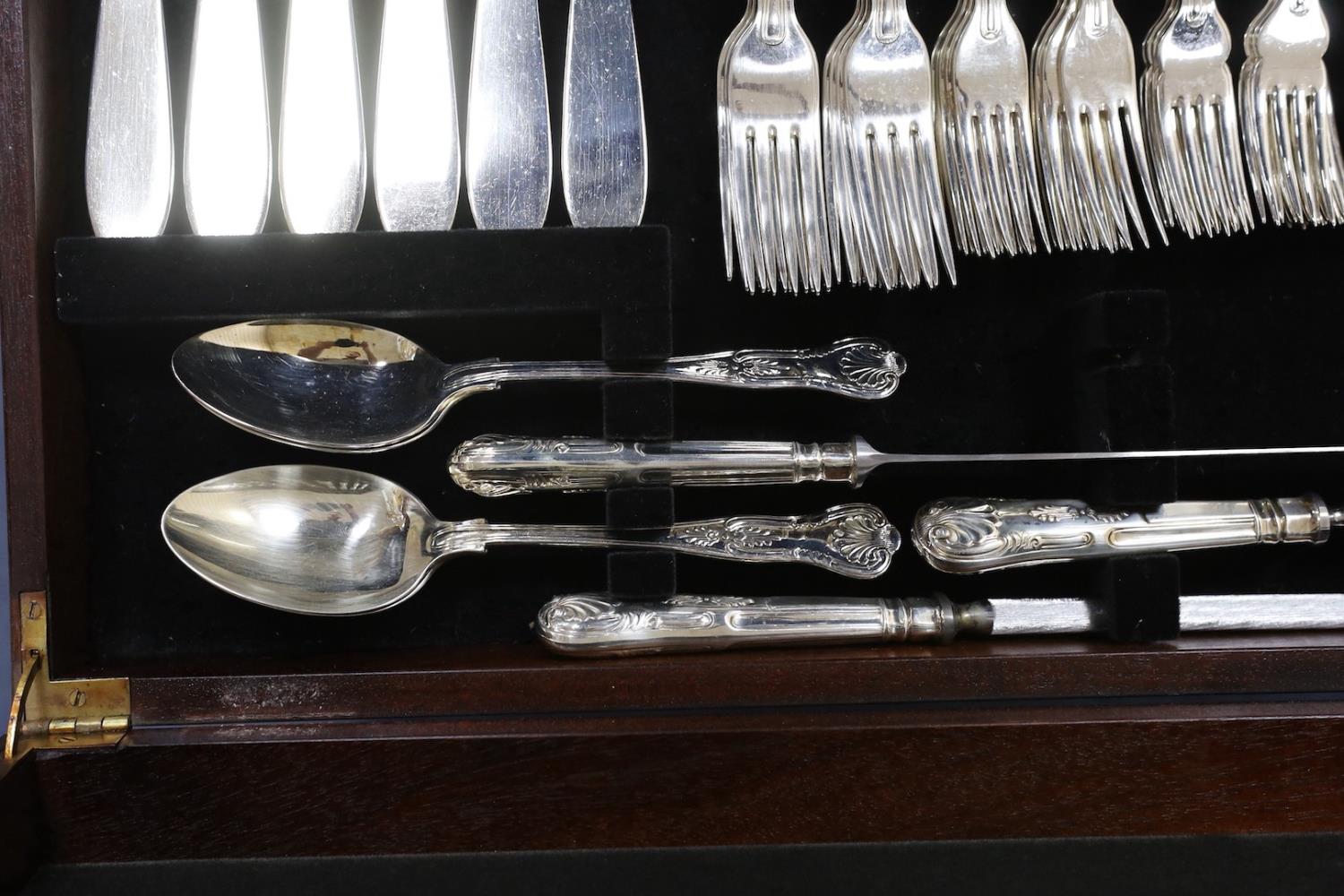 A leather inset canteen of silver plated flatware - Image 12 of 14