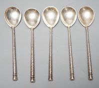 A set of five late 19th century Russian 84 zolotnik and niello spoons, 1875, 12.7cm, gross 135