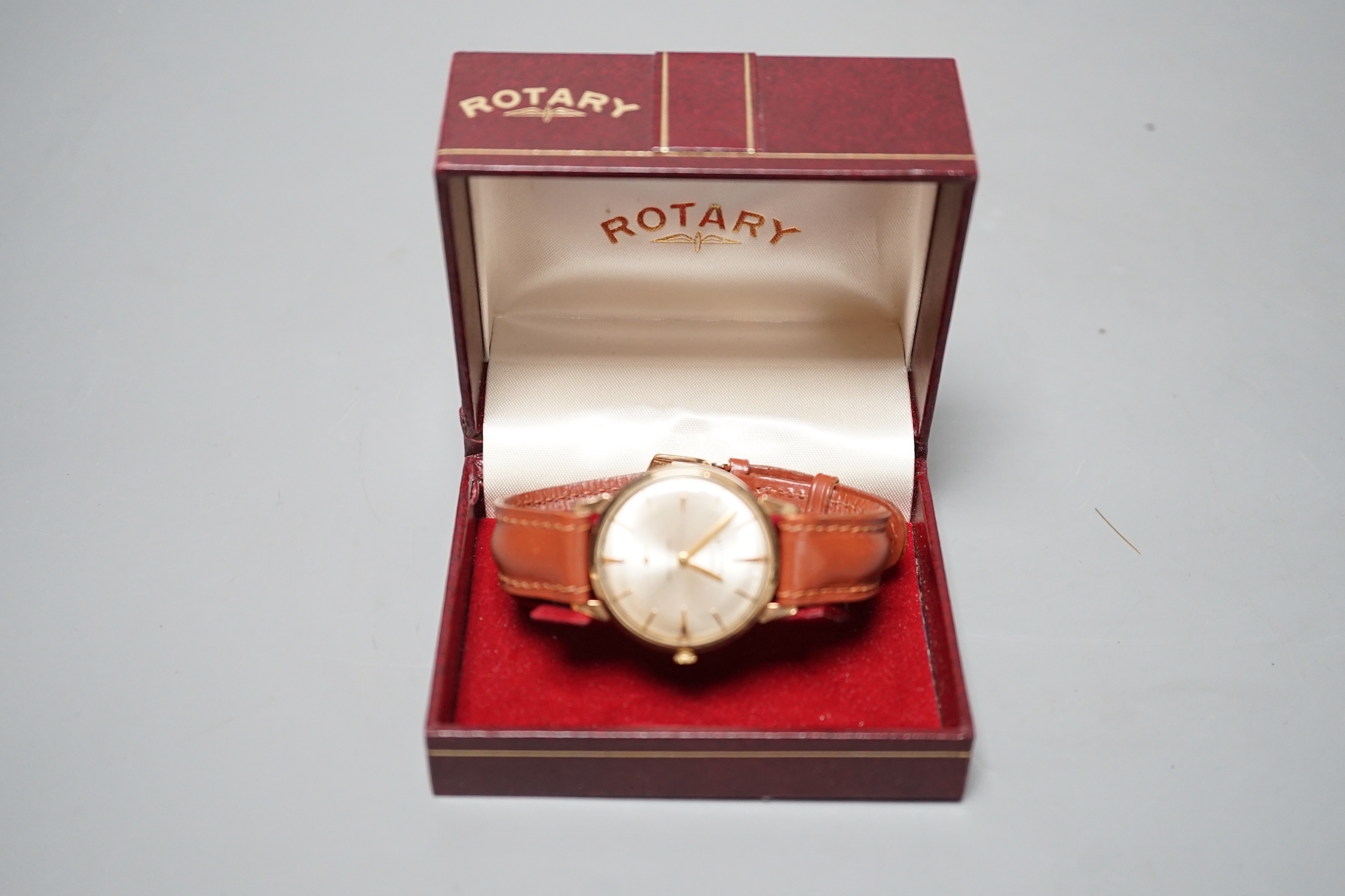 A gentleman's 9ct gold Rotary shock resisting manual wind wrist watch, on a brown leather strap, - Image 3 of 3