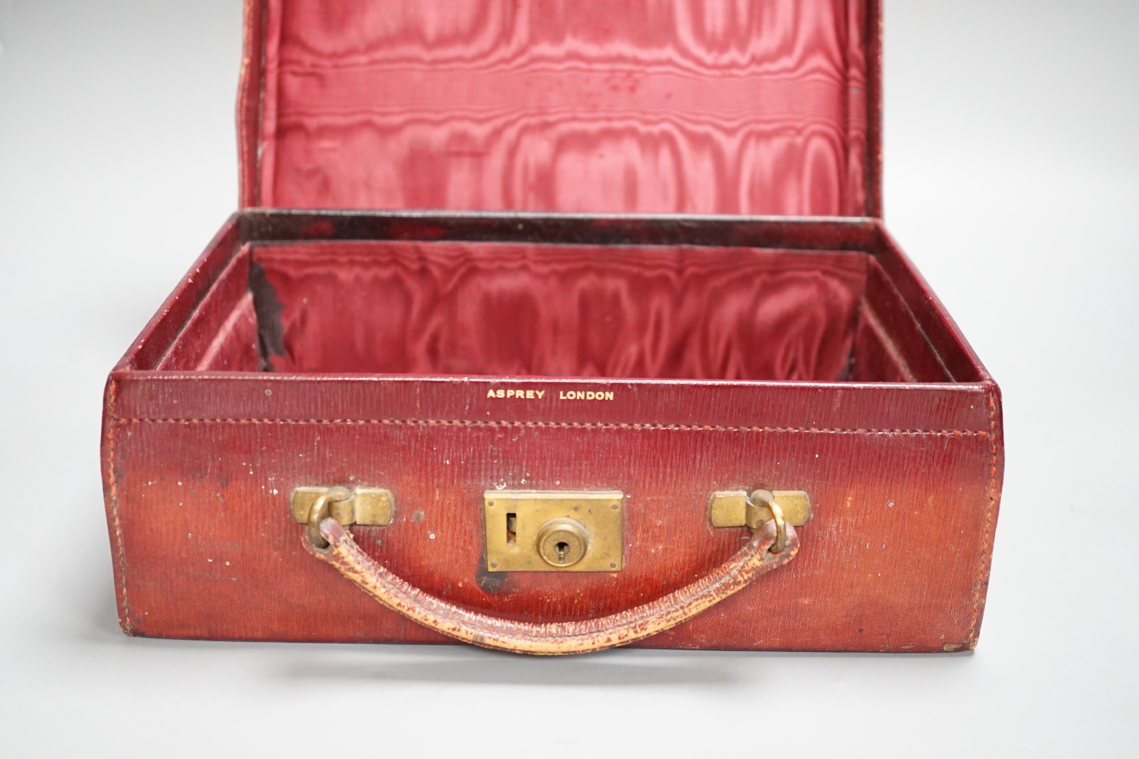 A Vintage Asprey red leather case, 28cm - Image 4 of 4