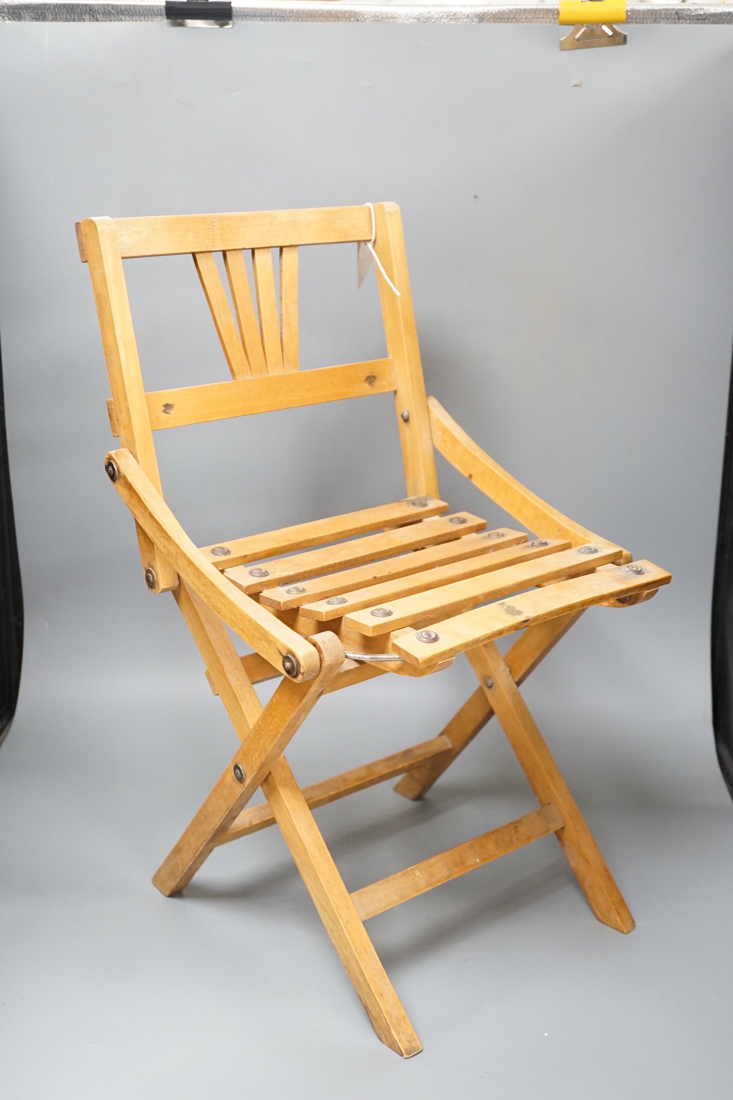 Slatted Beech child's furnishings: table, two stools and chair - Image 2 of 3