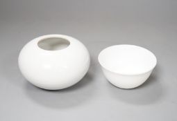 A Chinese white glazed water pot and a similar cup (2)