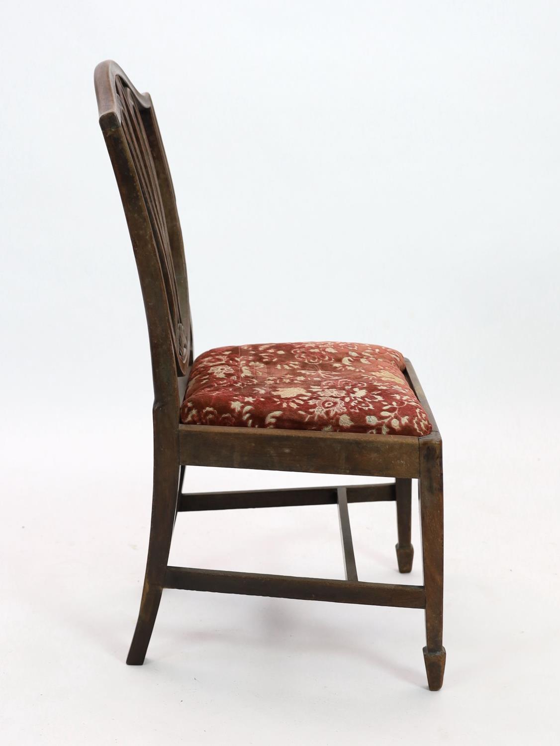 A George III Sheraton style provincial mahogany dining chair - Image 3 of 3
