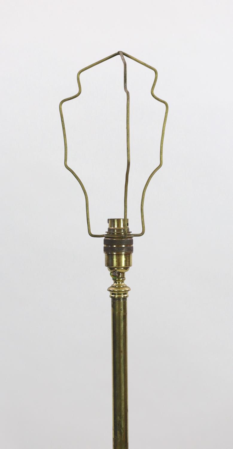 An Edwardian brass telescopic lamp standard - Image 3 of 3