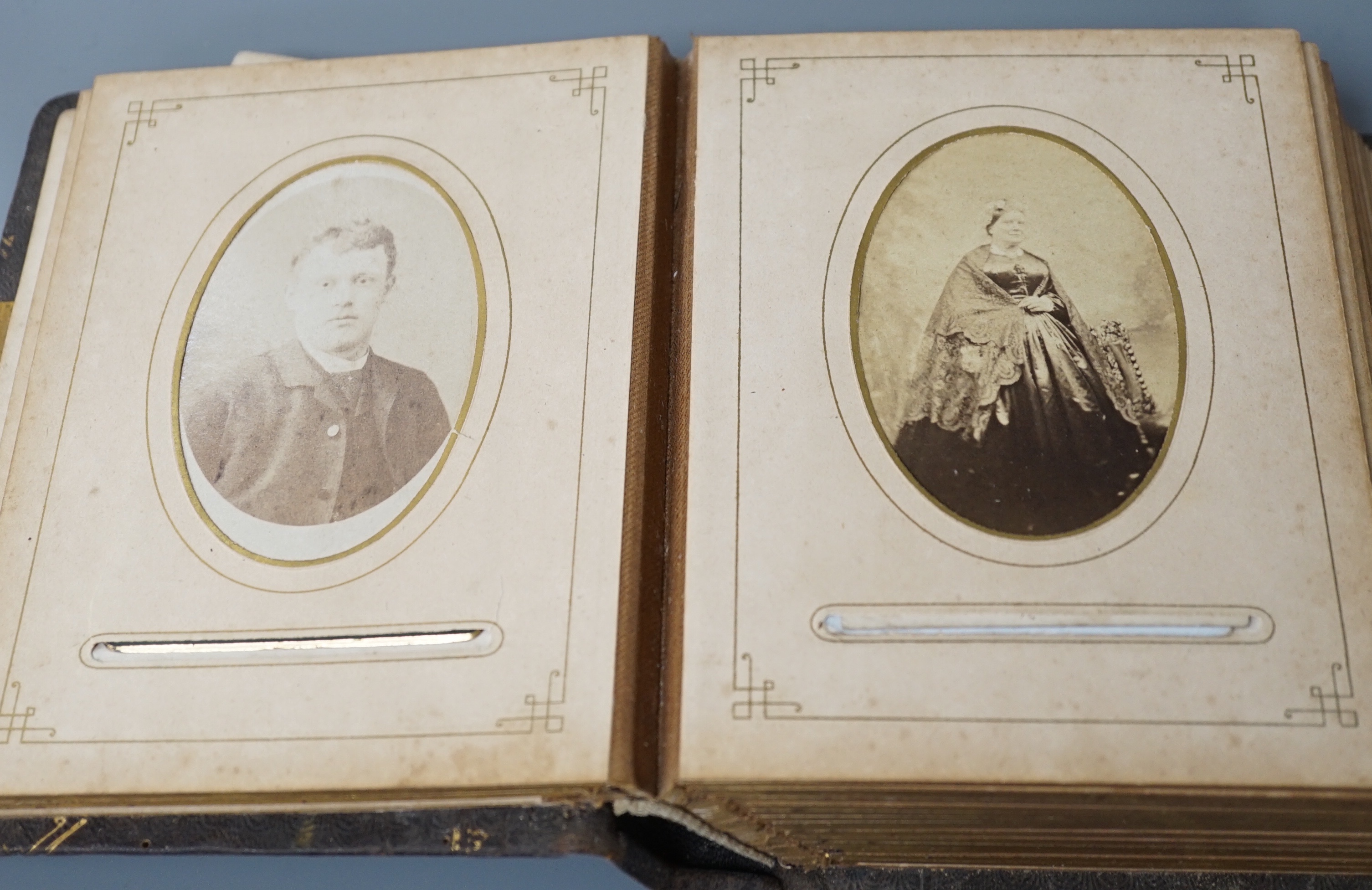 A Victorian portrait photograph album in clasp bound book containing cabinet cards - Image 3 of 4