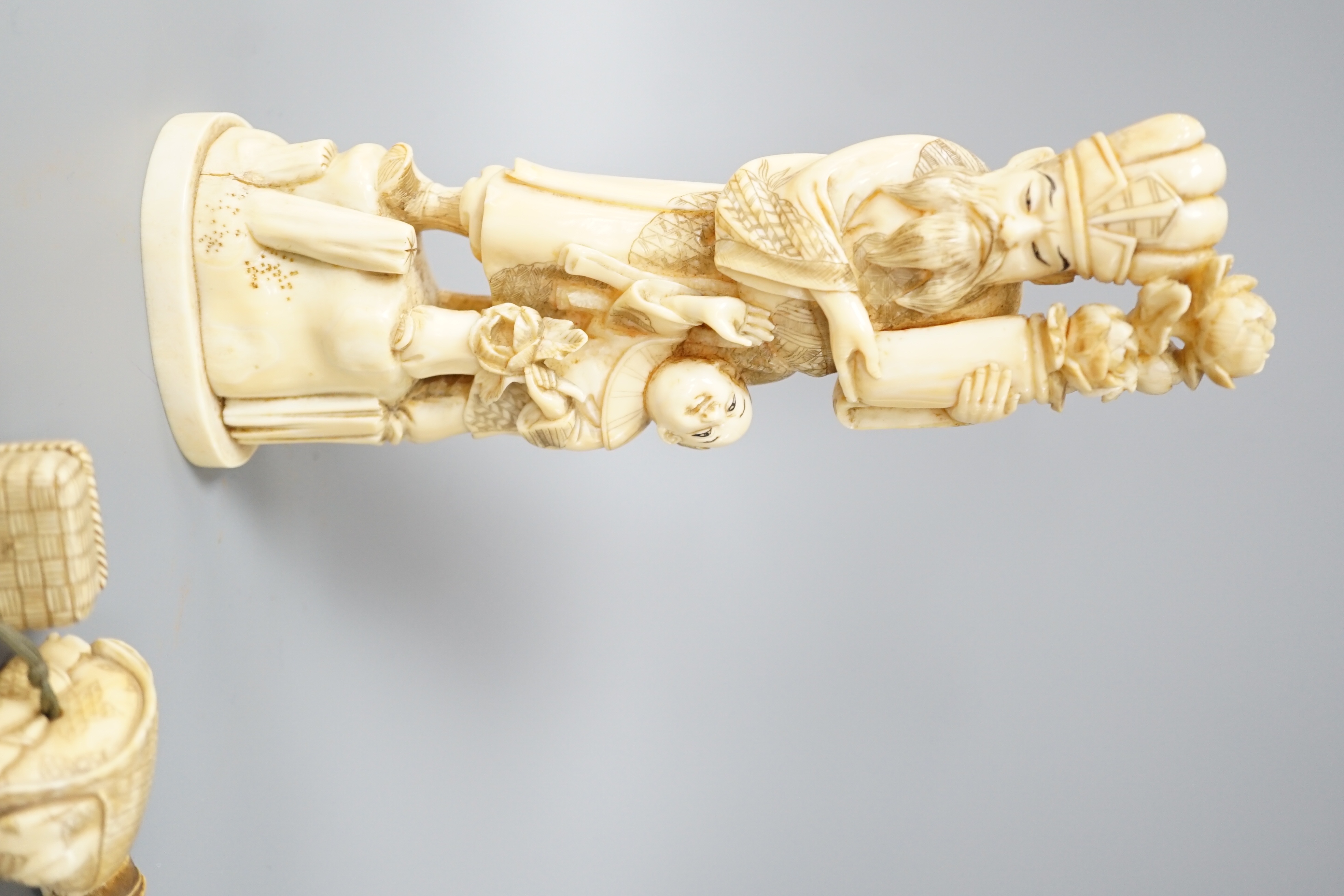 A 19th century Japanese marine ivory okimono of a bearded man and child together with a similar - Image 4 of 8