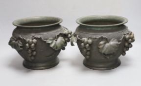 A pair of Japanese bronze jardinieres, Meiji period, 17cm