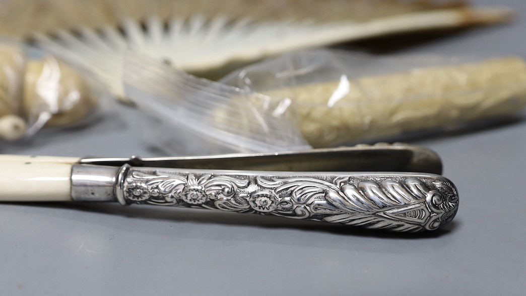 A mix collection of antique ivory to include needle cases, silver mounted gloves stretcher, etc - Image 3 of 6