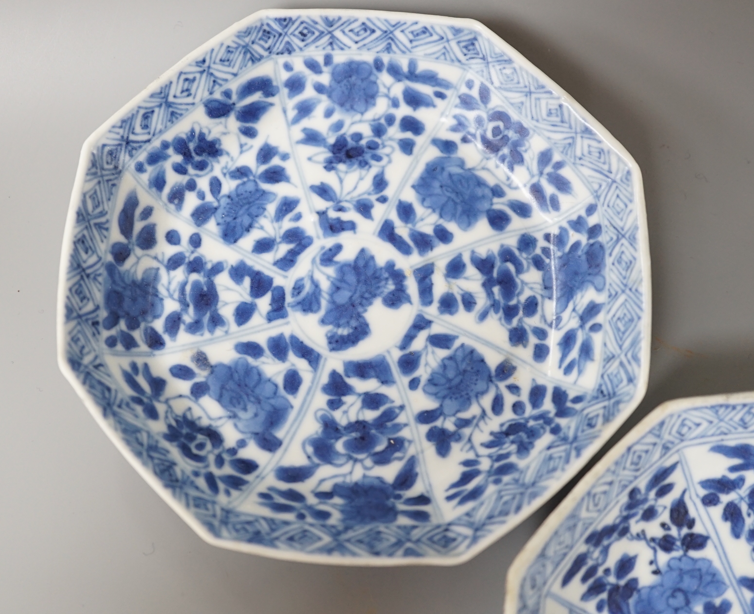 A pair of Chinese blue and white octagonal Vung Tau cargo dishes,13 cms diameter. - Image 2 of 4