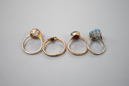 Two 9ct dress rings and two other rings including gilt metal and paste set. - Image 10 of 10