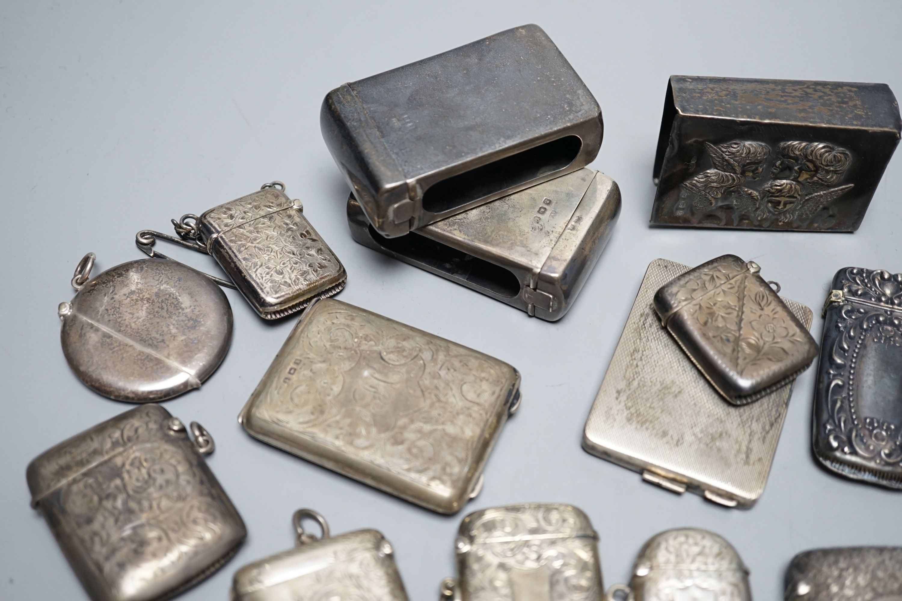 A collection of twenty six assorted mainly early 20th century silver or white metal vesta cases, - Image 3 of 8