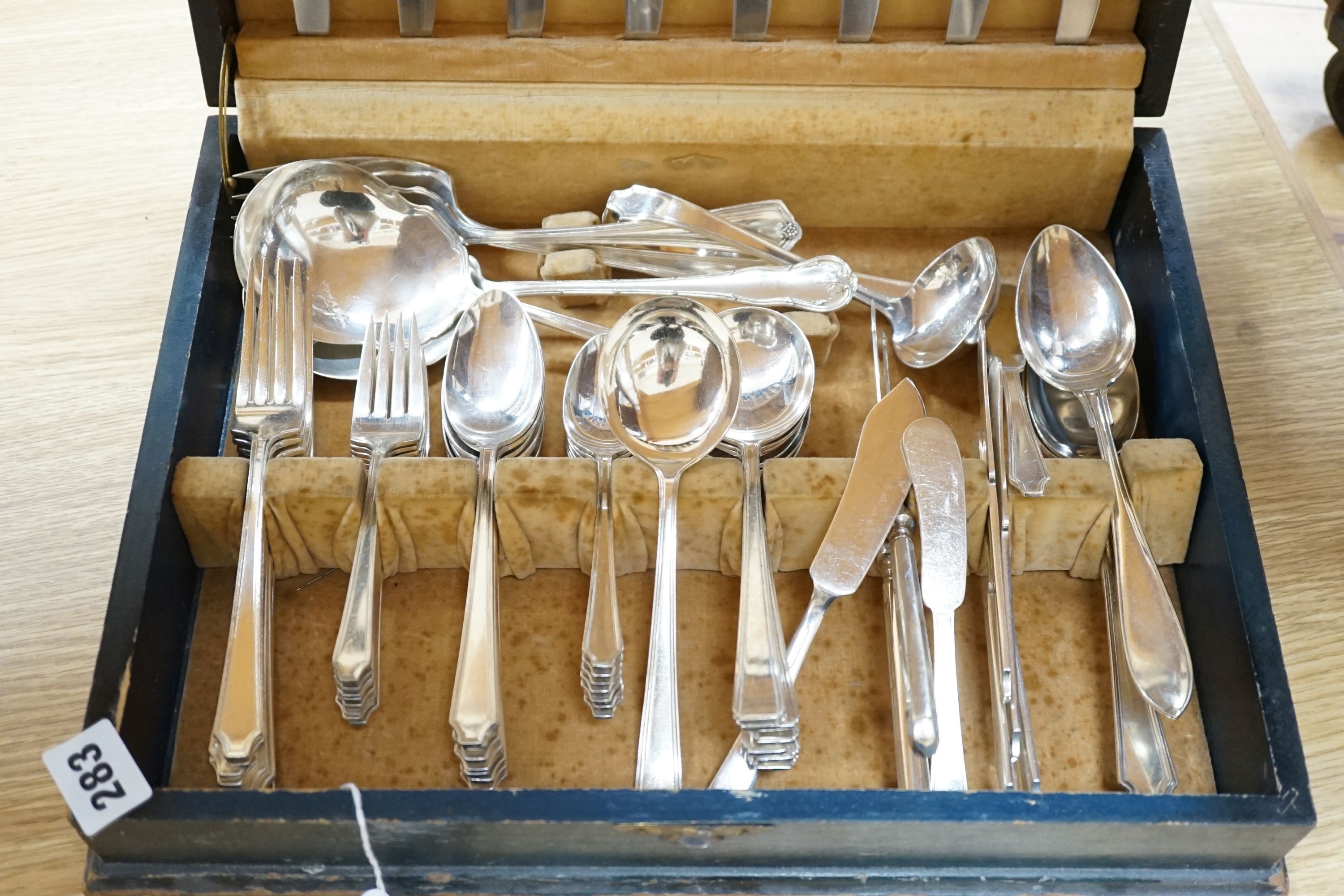 A canteen of silver plated cutlery - Image 3 of 3