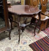 A late Victorian mahogany centre table, diameter 74cm, height 72cm