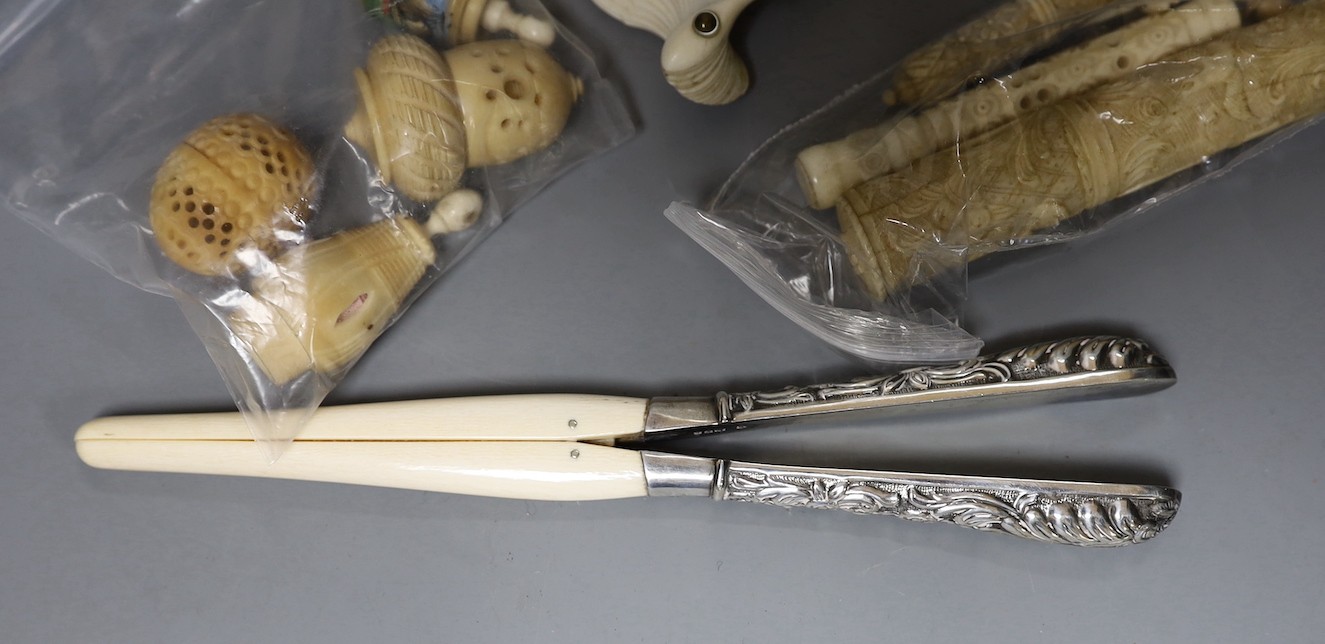 A mix collection of antique ivory to include needle cases, silver mounted gloves stretcher, etc - Image 2 of 6