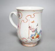 An 18th century Chinese export famille rose mug , 14cm