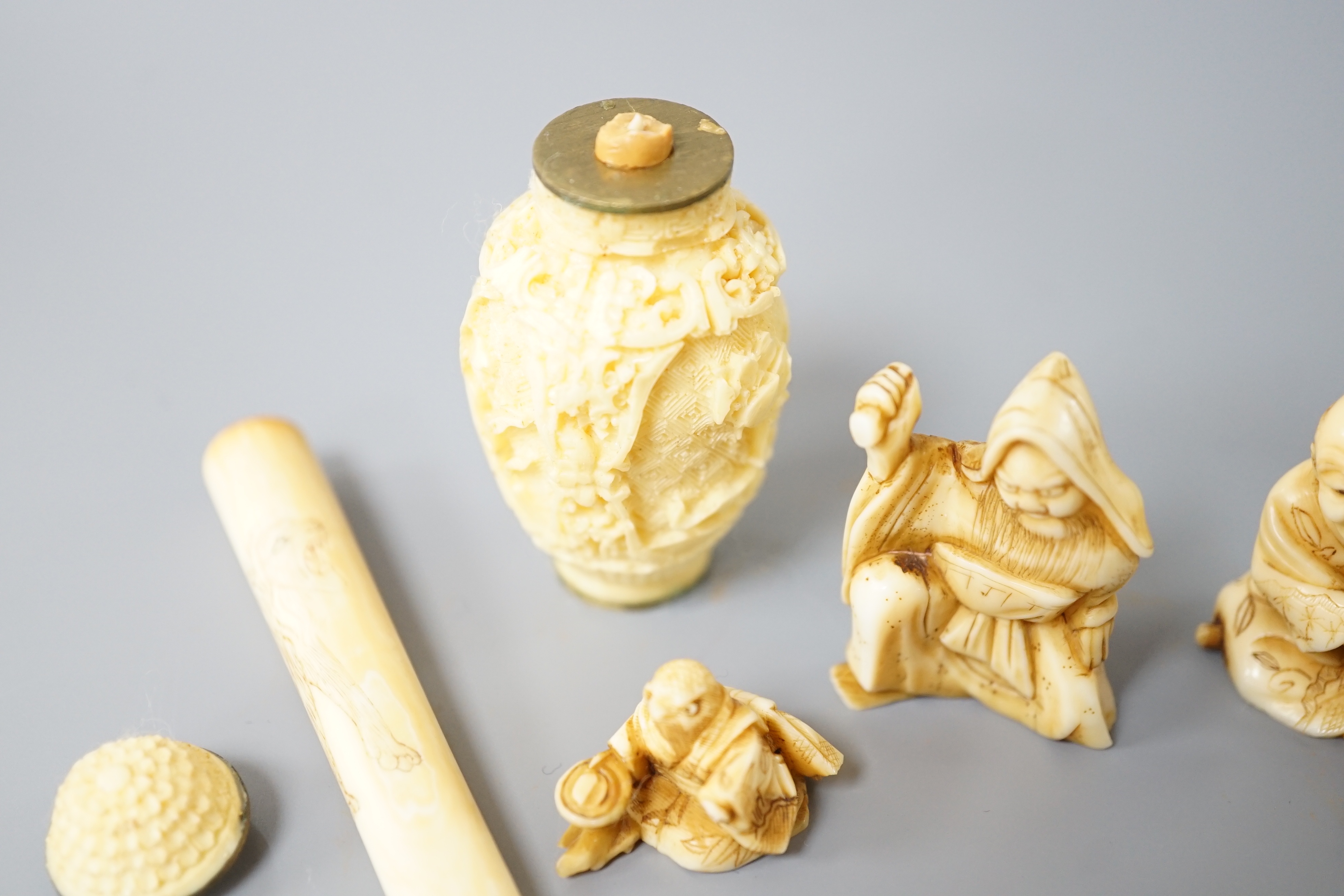 A group of Japanese ivory carvings including cheroot holder, snuff bottle, okimonos (5) - Image 3 of 6
