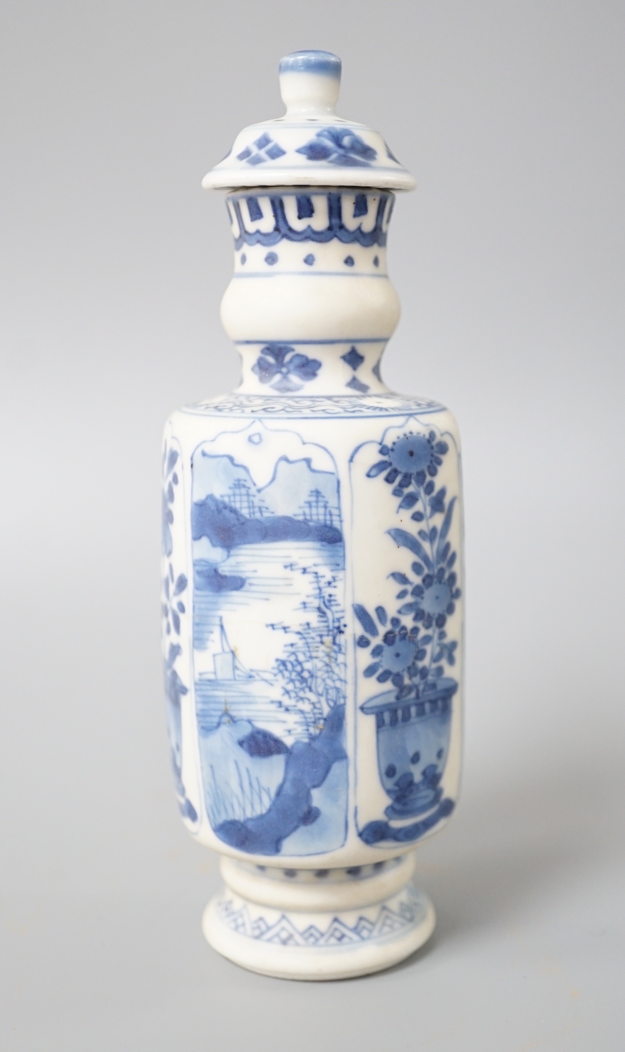 A small lidded Chinese blue and white Vung Tau cargo vase, Qing dynasty 15cm - Image 2 of 6