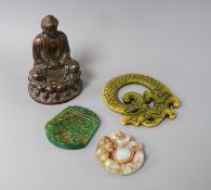 Three Chinese hard stone carvings and a bronze Buddha, 9.5cm