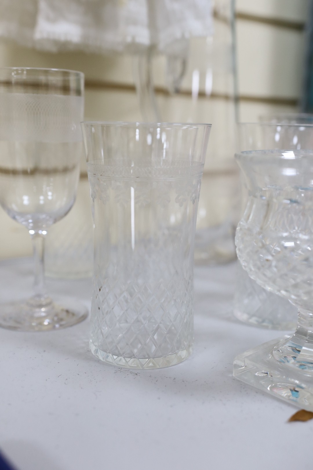 A set of four Victorian glass pedestal bowls and etched glassware,Jug 28 cms high (14) - Image 3 of 4