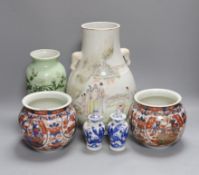 A two handled Chinese porcelain vase - 31cm high, a pair of Imari jars and 3 others (6)