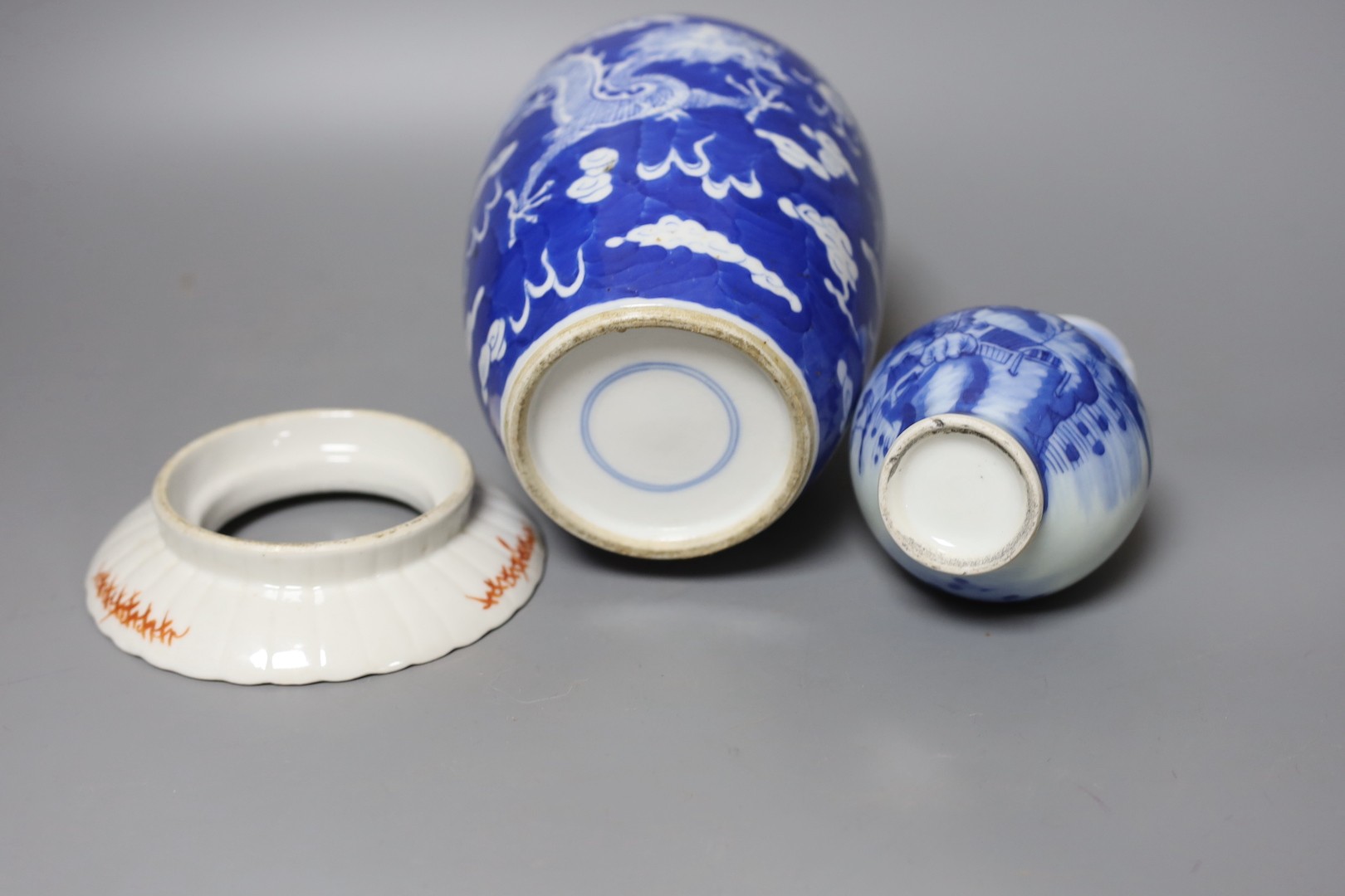 A 19th century Chinese famille rose rice bowl, cover and stand, together with a blue and white - Image 5 of 5