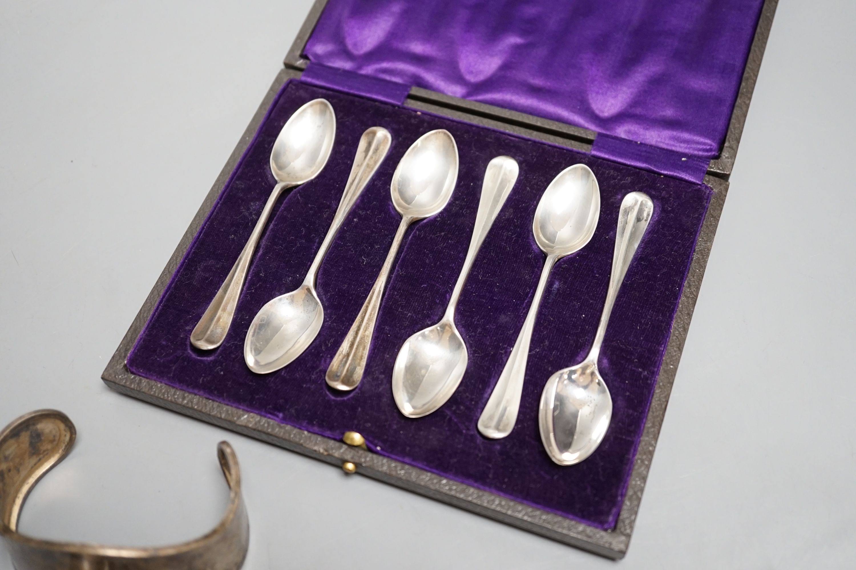 Mixed silver including a cased set of six silver teaspoons, small mounted photograph frame, - Image 2 of 3