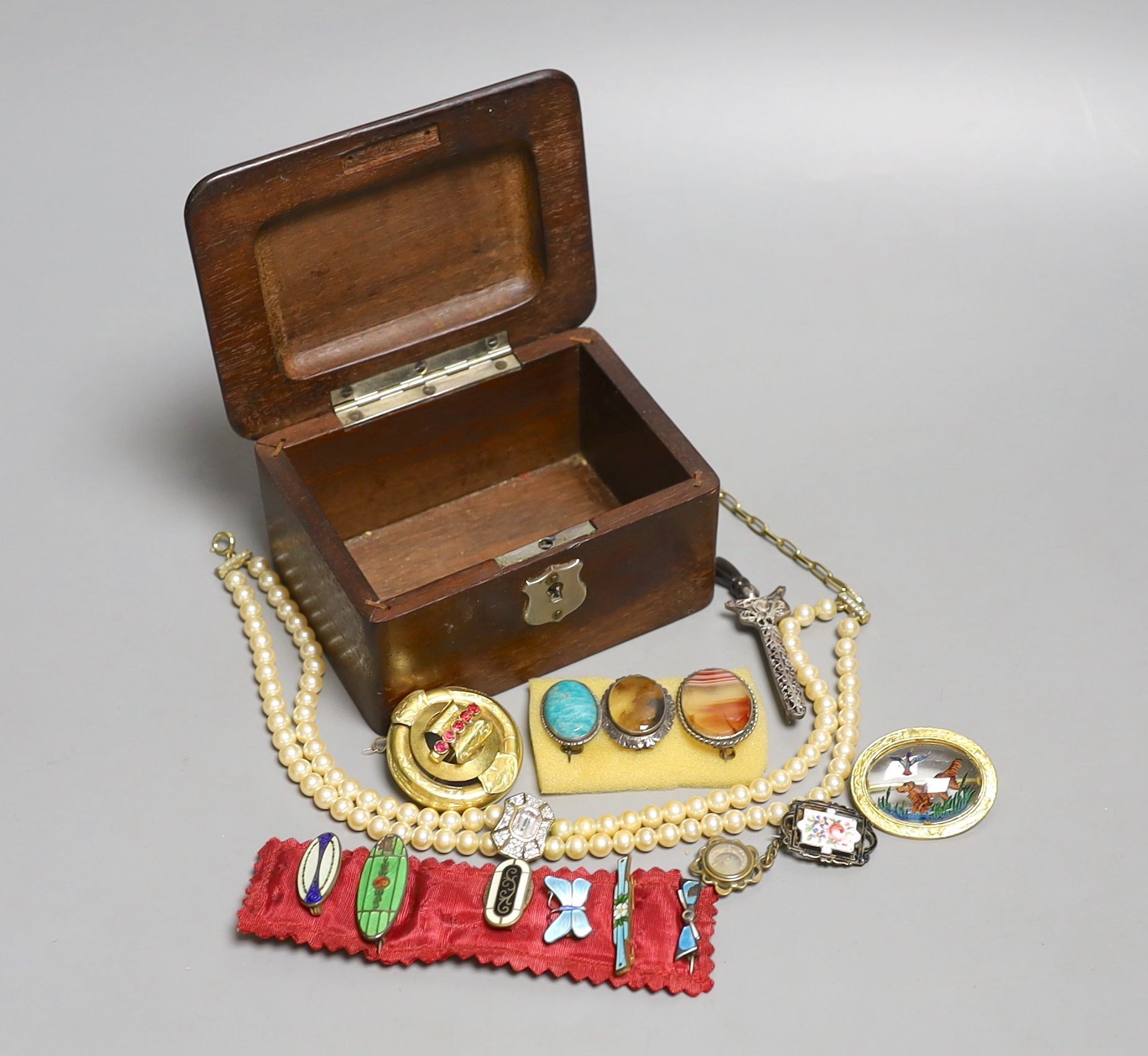 A Victorian pinchbeck and paste set brooch and a group of assorted costume jewellery including