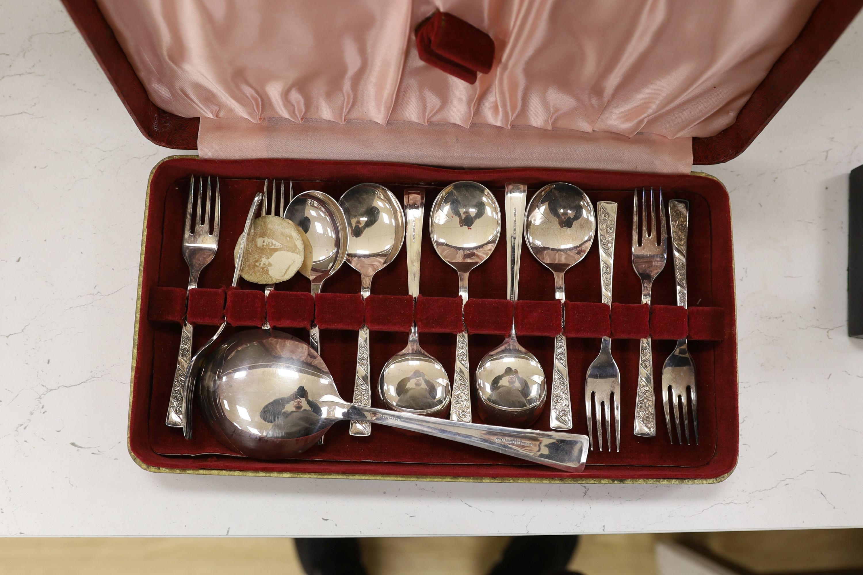 A silver plated 3 piece tea set and other plated wares - Image 3 of 6