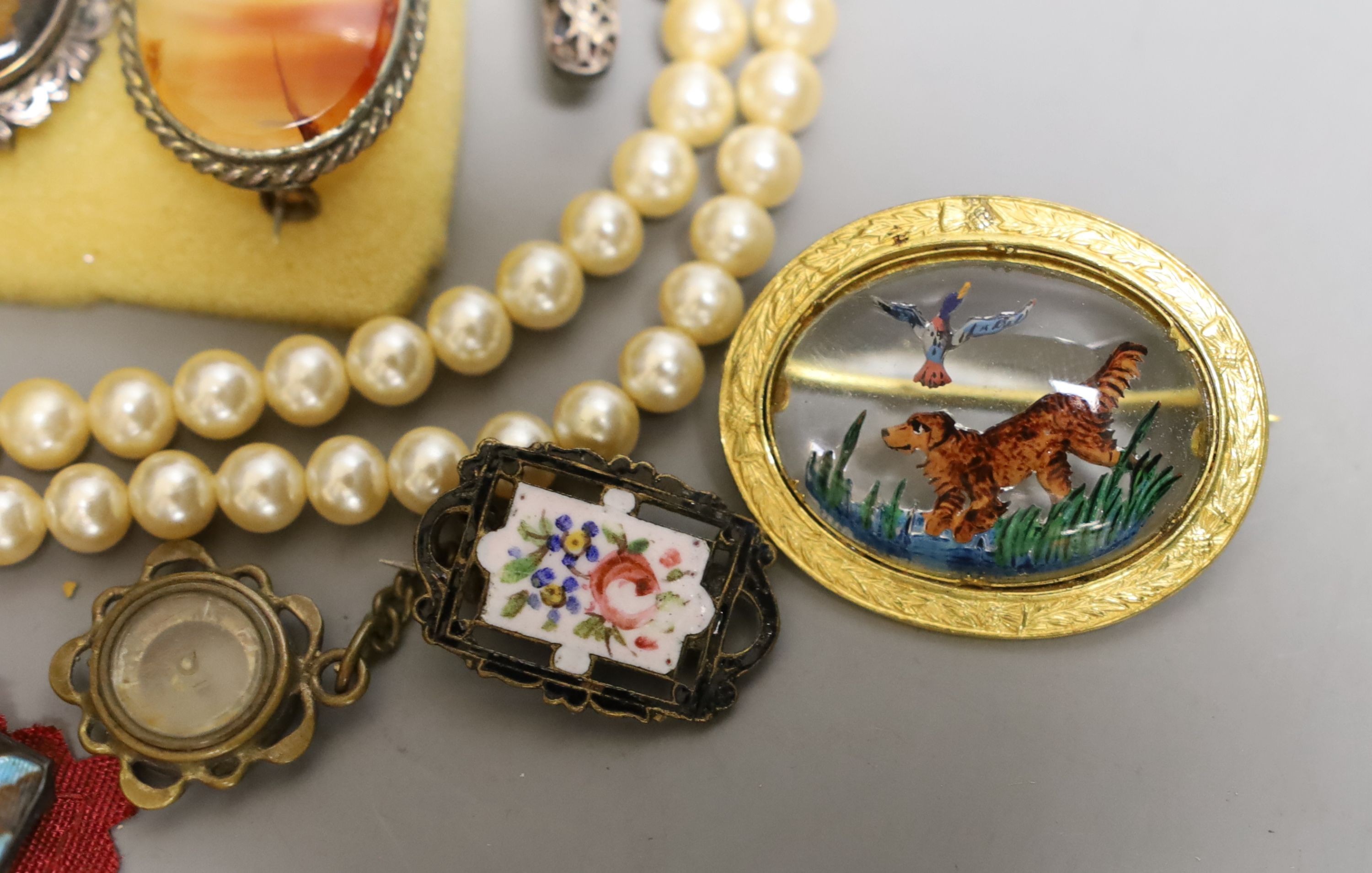 A Victorian pinchbeck and paste set brooch and a group of assorted costume jewellery including - Image 4 of 5
