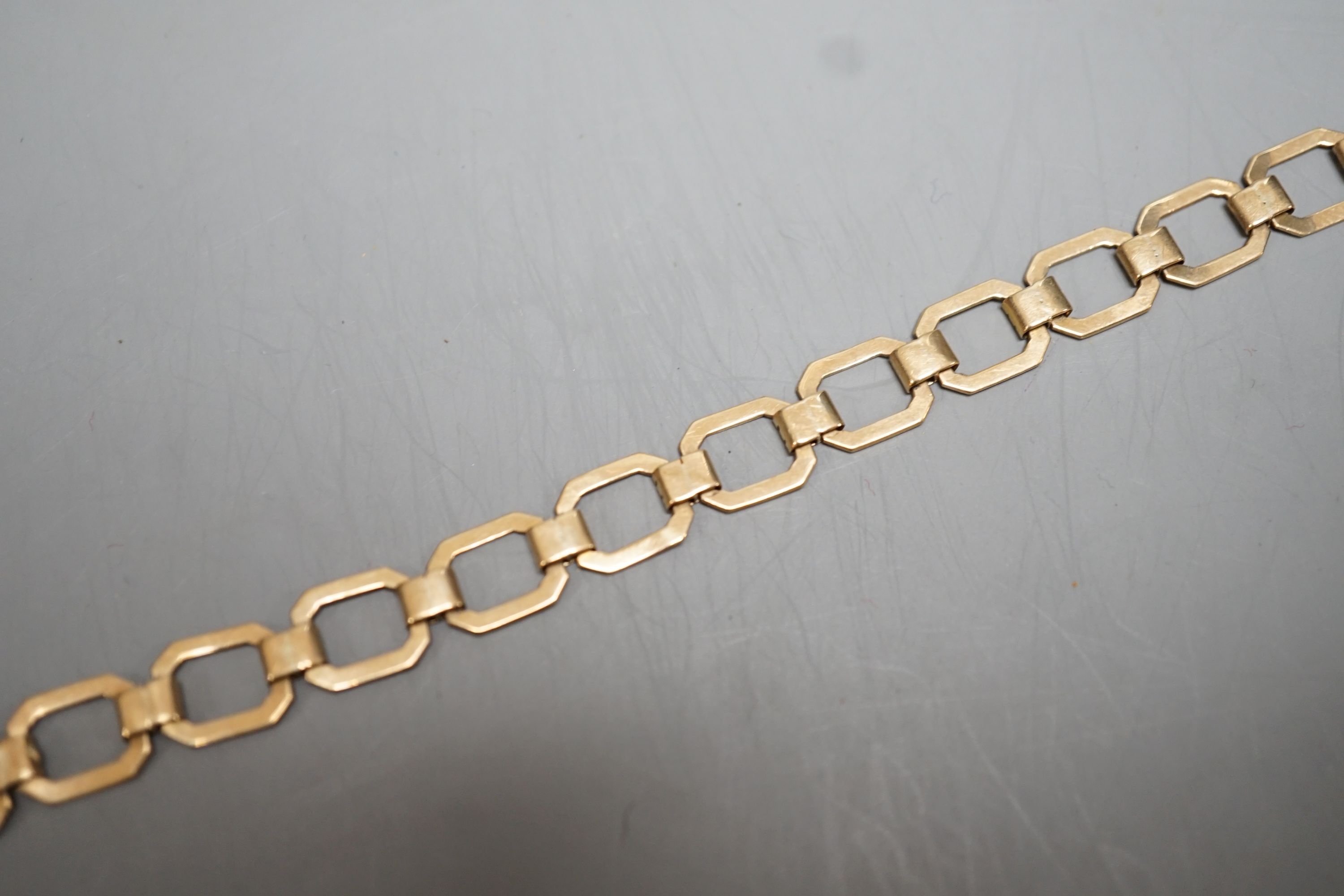 A 9ct octagonal link bracelet, 19cm, 6.9 grams. - Image 3 of 3