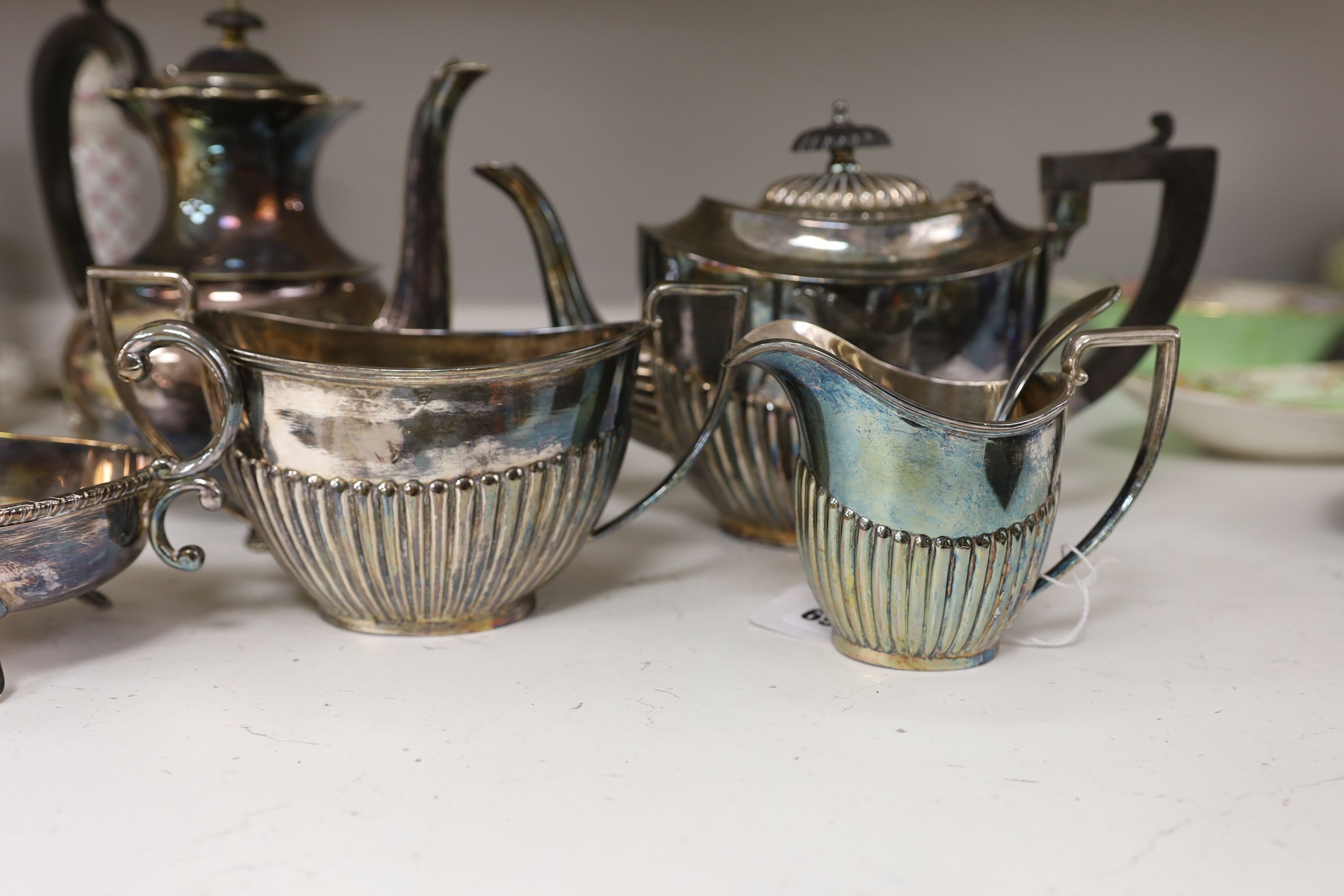 A silver plated 3 piece tea set and other plated wares - Image 5 of 6