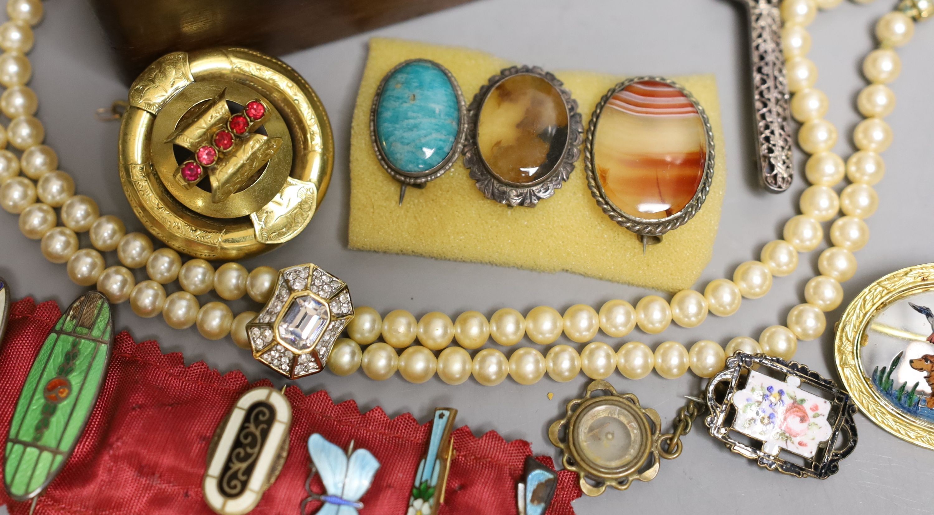 A Victorian pinchbeck and paste set brooch and a group of assorted costume jewellery including - Image 3 of 5