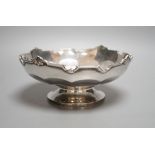 A George V silver pedestal bowl, William Greenwood & Sons, Birmingham, 1926, 19cm, 12oz.