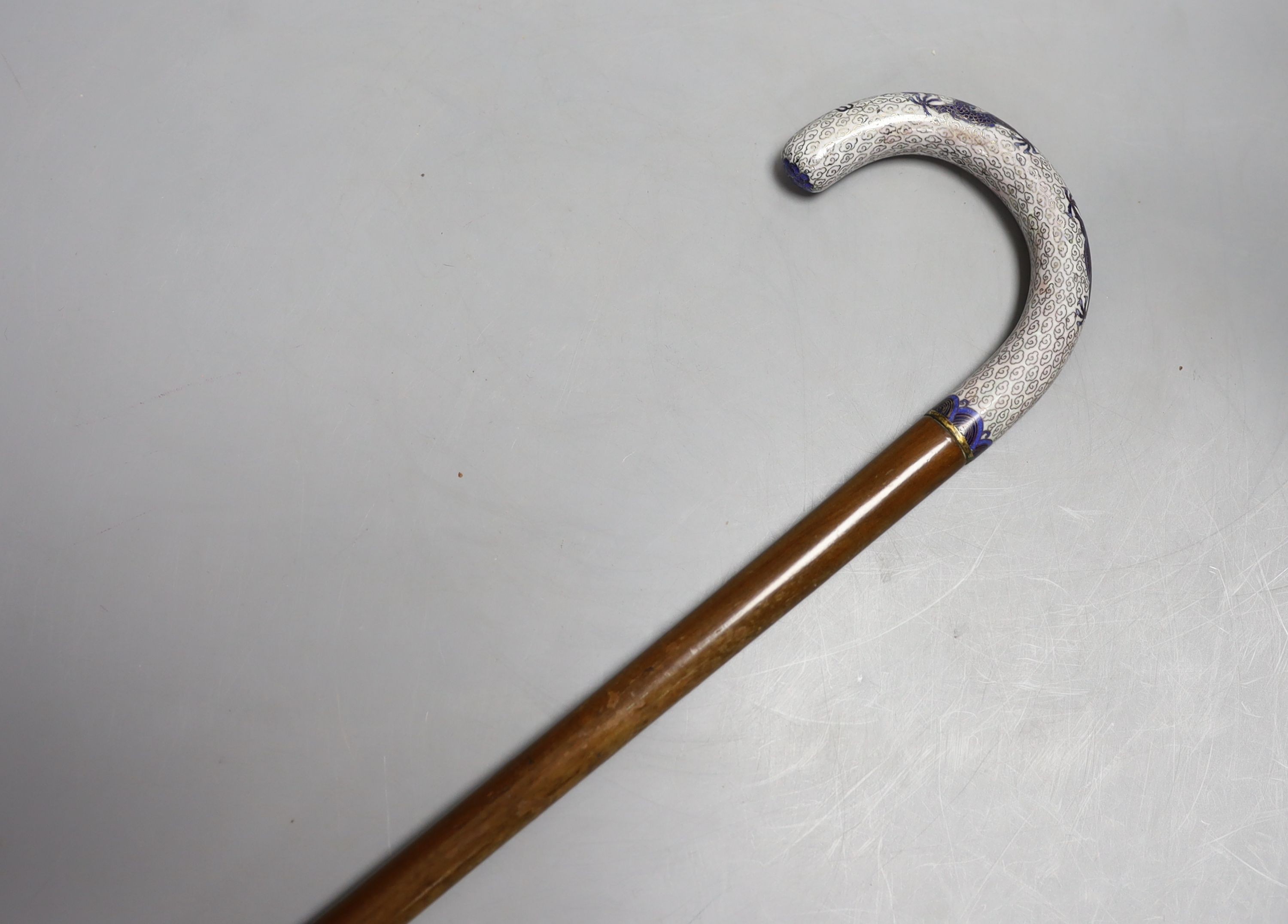 A 19th / 20th century Chinese walking stick with cloisonne handle with five claw dragon - Image 2 of 4