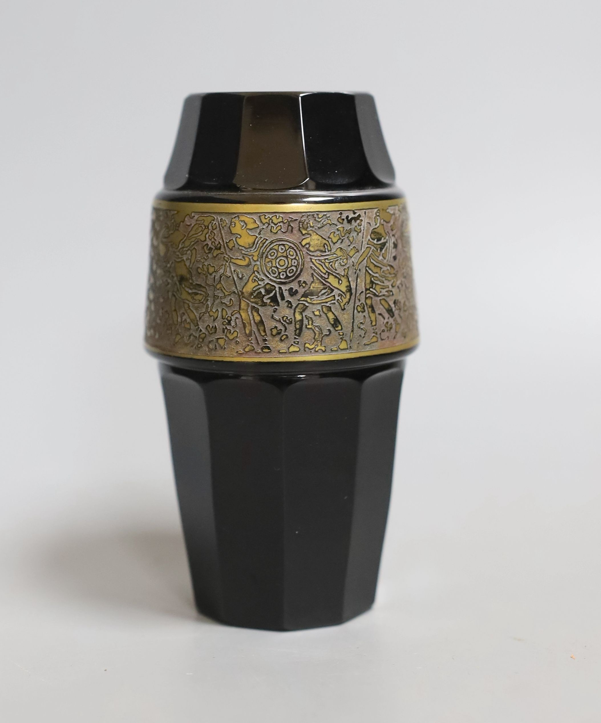 An early 20th century Moser faceted vase - 12.5cm tall