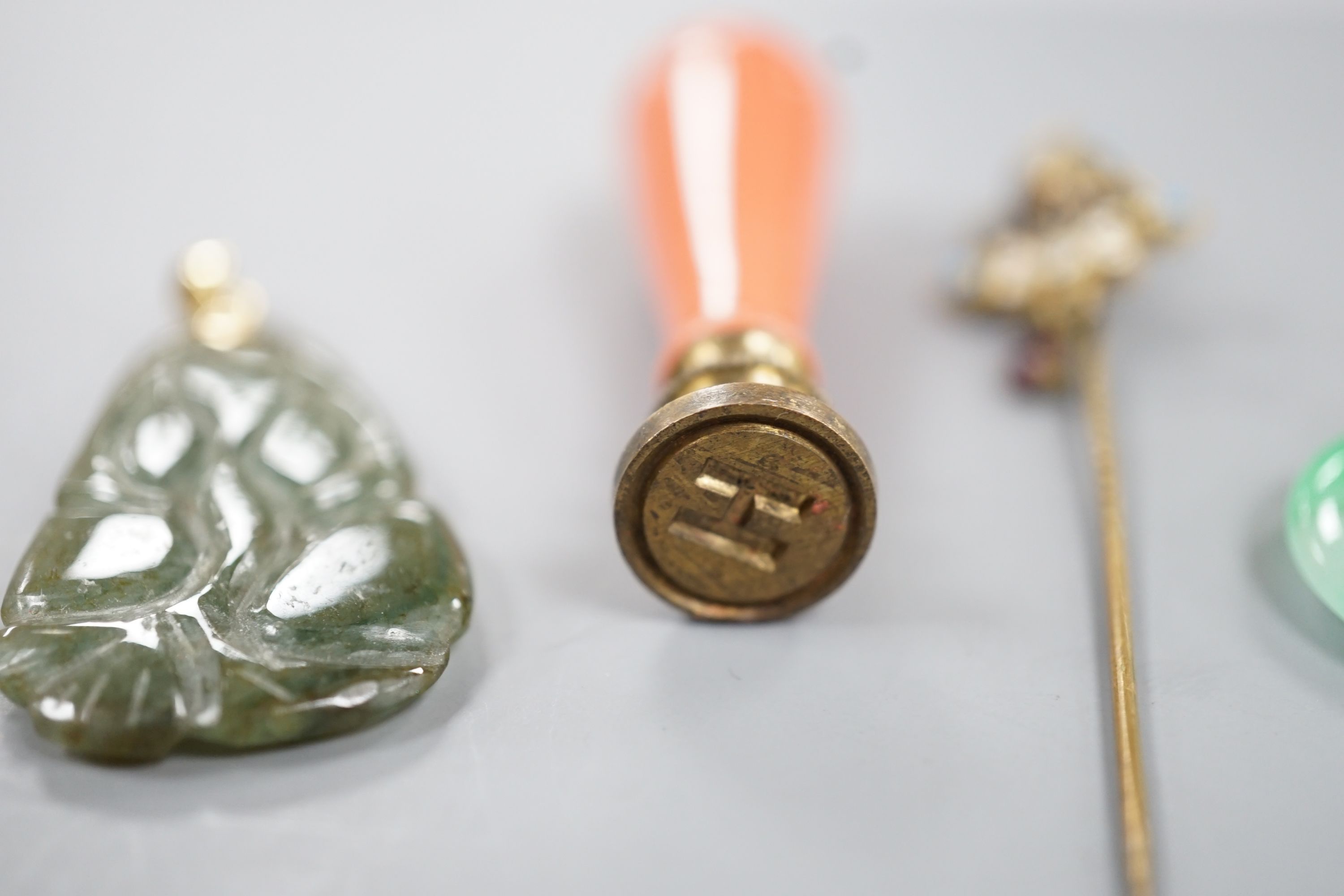 An 18k mounted jade set teardrop shaped pendant, 36mm and three other items of jewellery, - Image 6 of 6