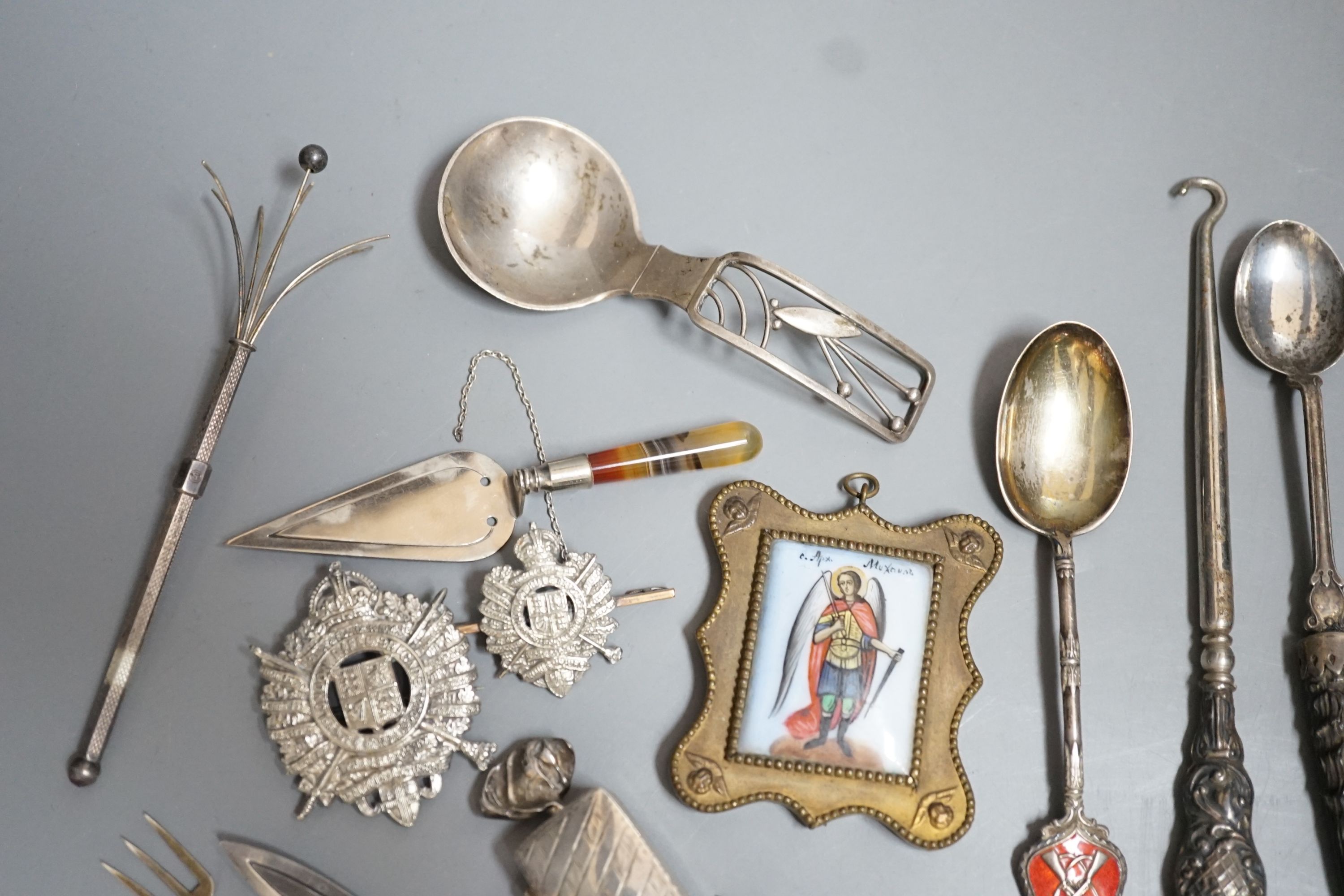 Sundry small silver etc. including a Danish sterling caddy spoon, by Franz Hingelberg, 9.7cm, - Image 4 of 4