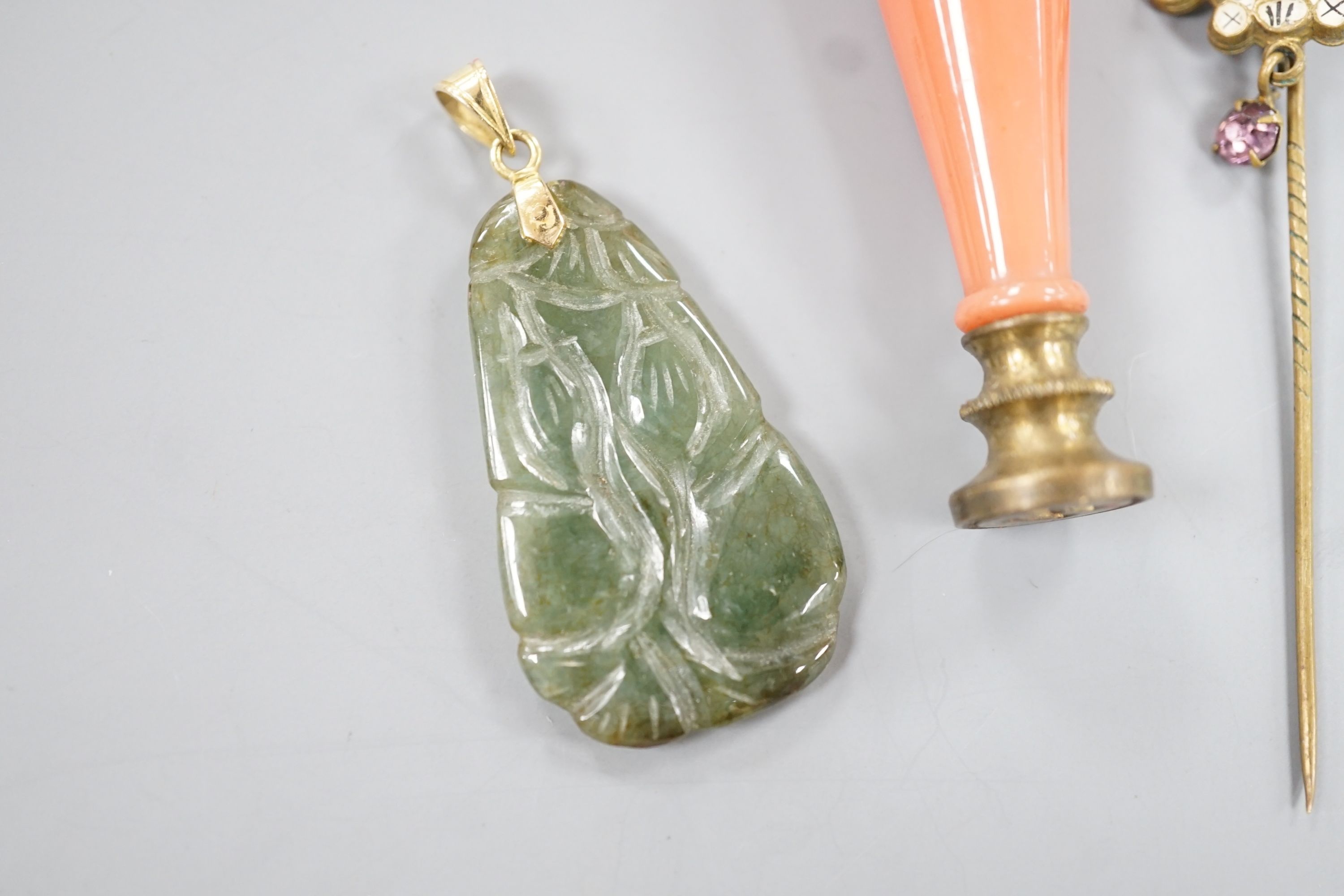 An 18k mounted jade set teardrop shaped pendant, 36mm and three other items of jewellery, - Image 3 of 6