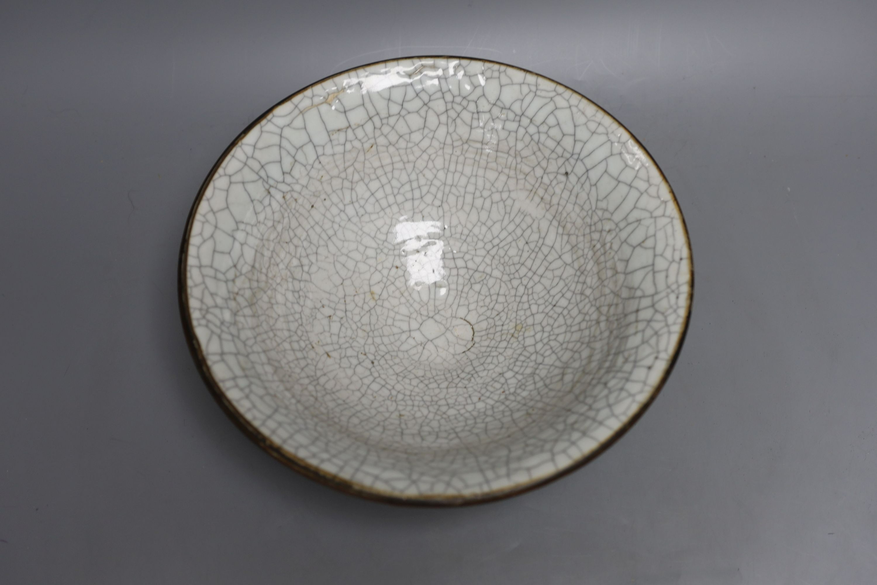 A Chinese crackle glaze bowl - 27cm diameter - Image 2 of 3