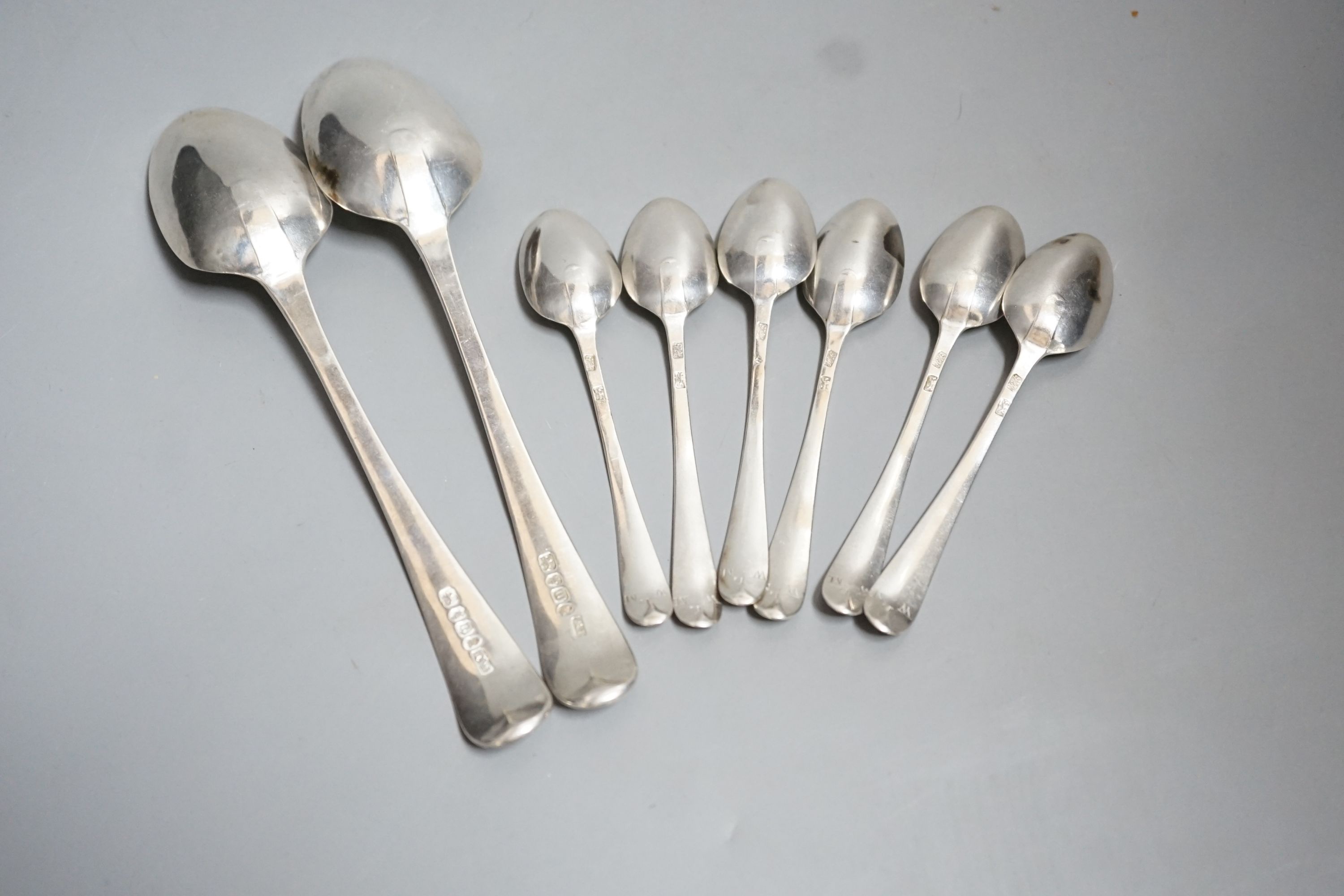 A set of silver George III bright cut engraved silver Old English pattern teaspoons, by Hester - Image 4 of 6