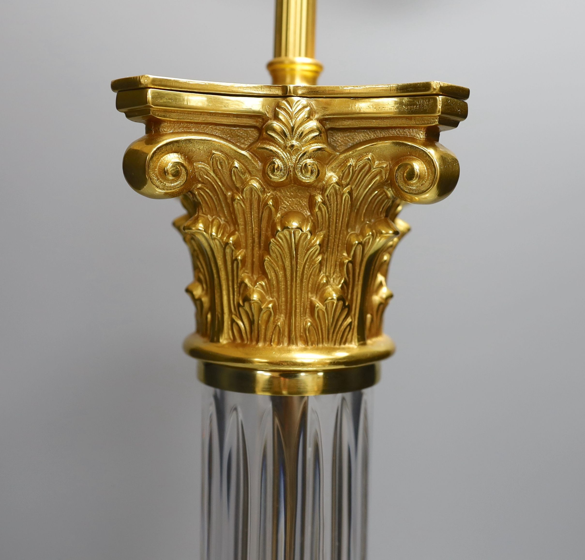 An ormolu and glass lamp - 58cm tall - Image 2 of 2