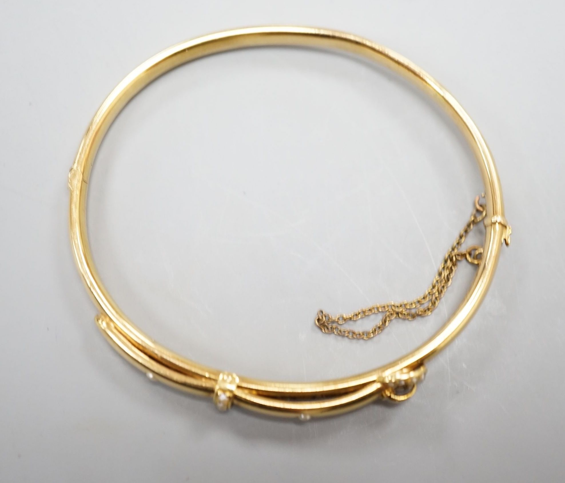 An Edwardian 15ct gold and seed pearl set hinged bracelet, interior diameter 58mm, gross weight 8. - Image 3 of 3