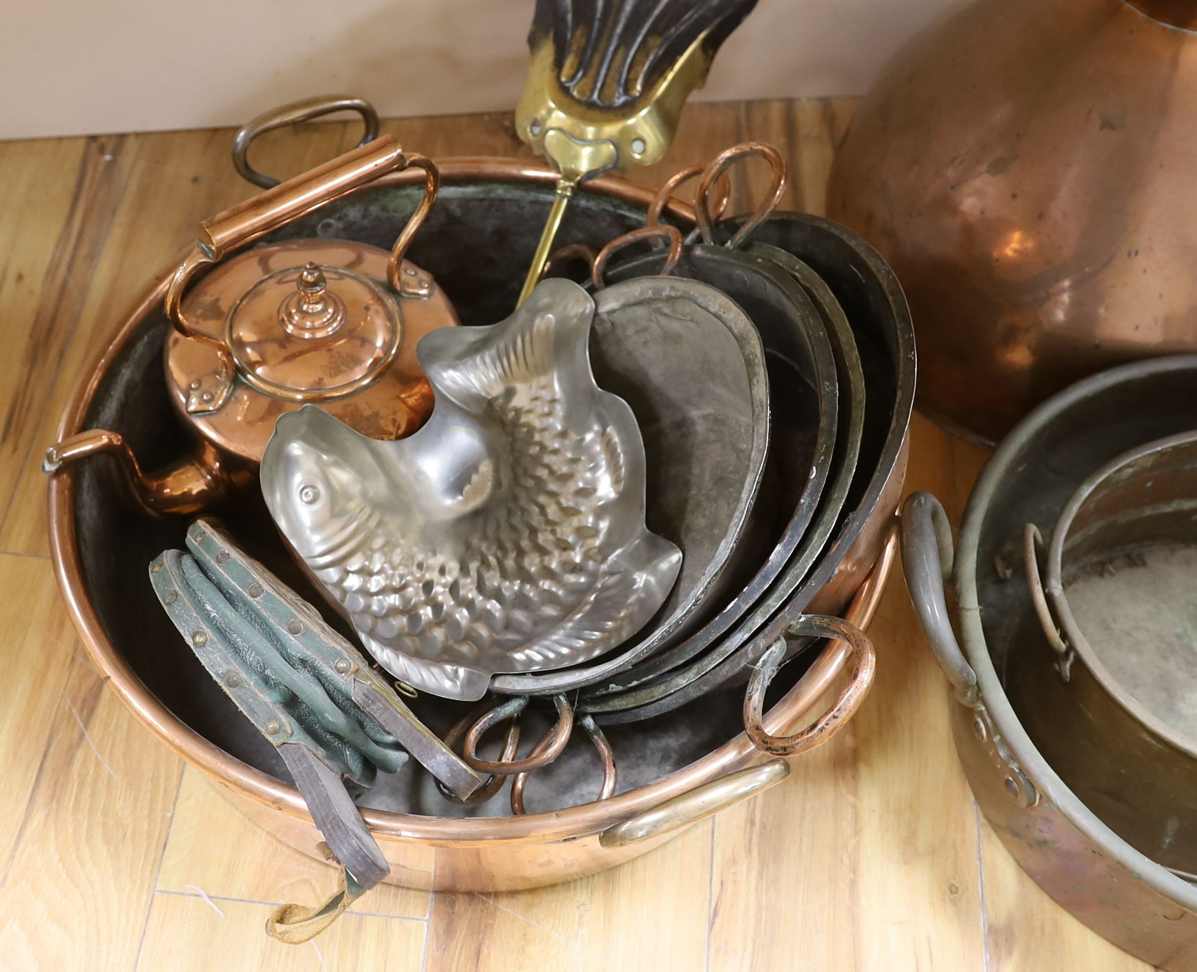 Assorted Copperwares to include fish jelly mould and Victorian coach horn - Image 3 of 6